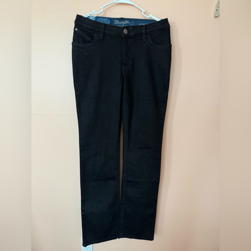 Wrangler Women's Straight Leg Jeans in Black